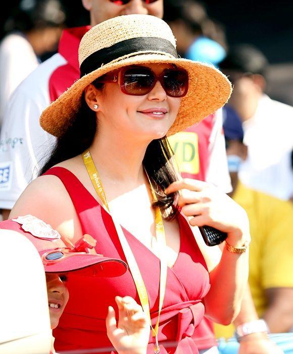 Actress Preity Zinta Hot Latest New HD Images