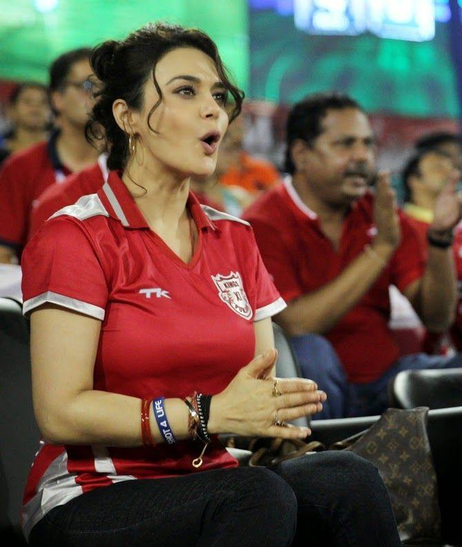 Actress Preity Zinta Hot Latest New HD Images