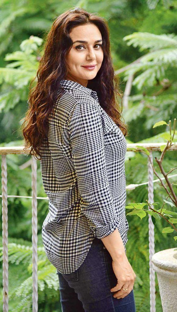 Actress Preity Zinta Hot Latest New HD Images