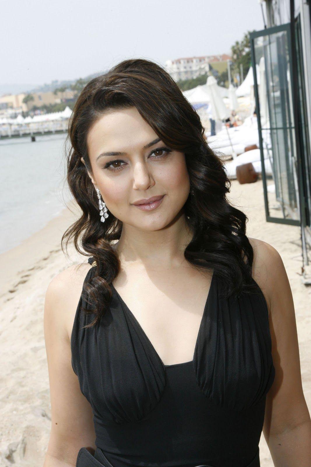 Actress Preity Zinta Hot Latest New HD Images