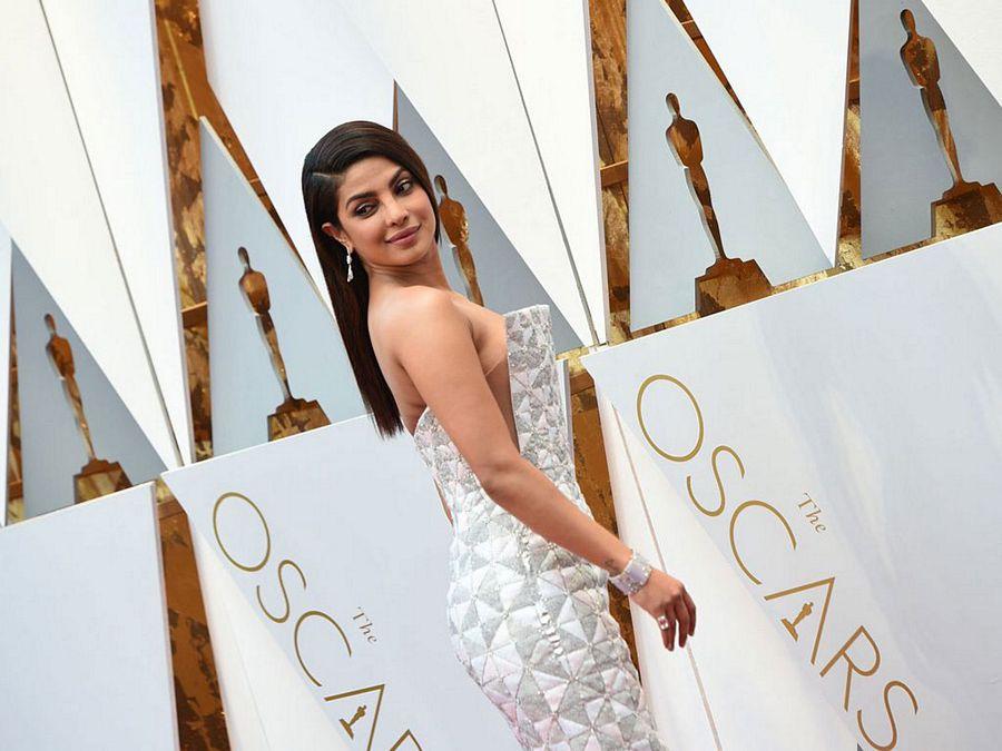 Actress Priyanka Chopra at Oscar 2017 Photos