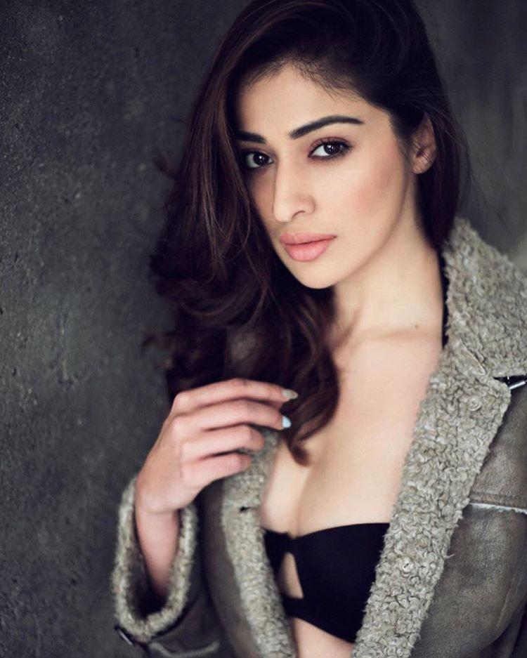 Actress Raai Laxmi Never Seen Hot Photos Collections!