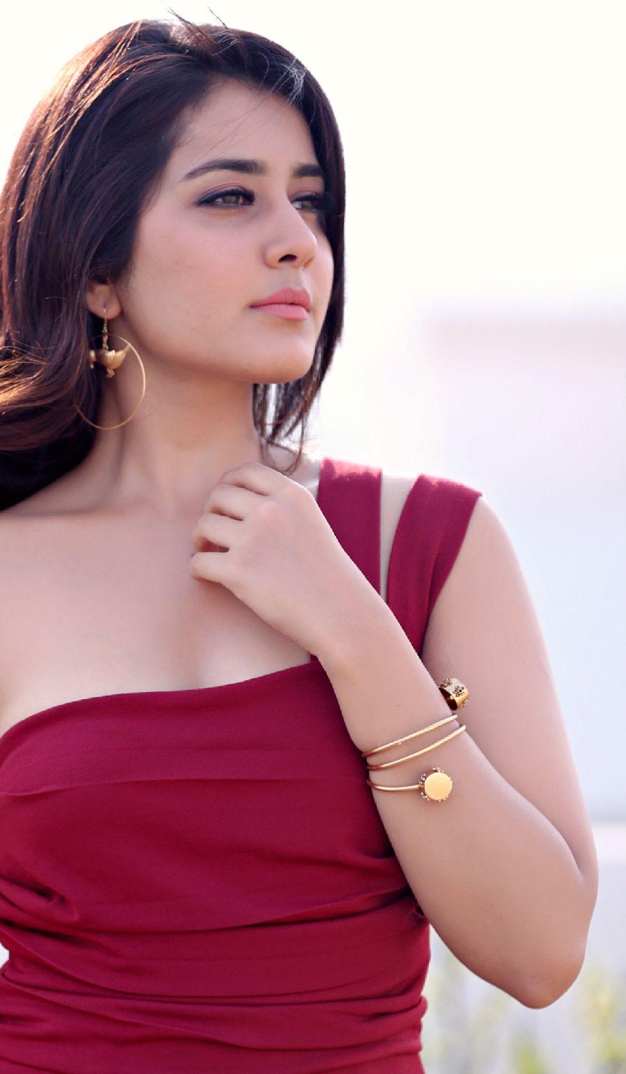 Actress Raashi Khanna Latest Pictures