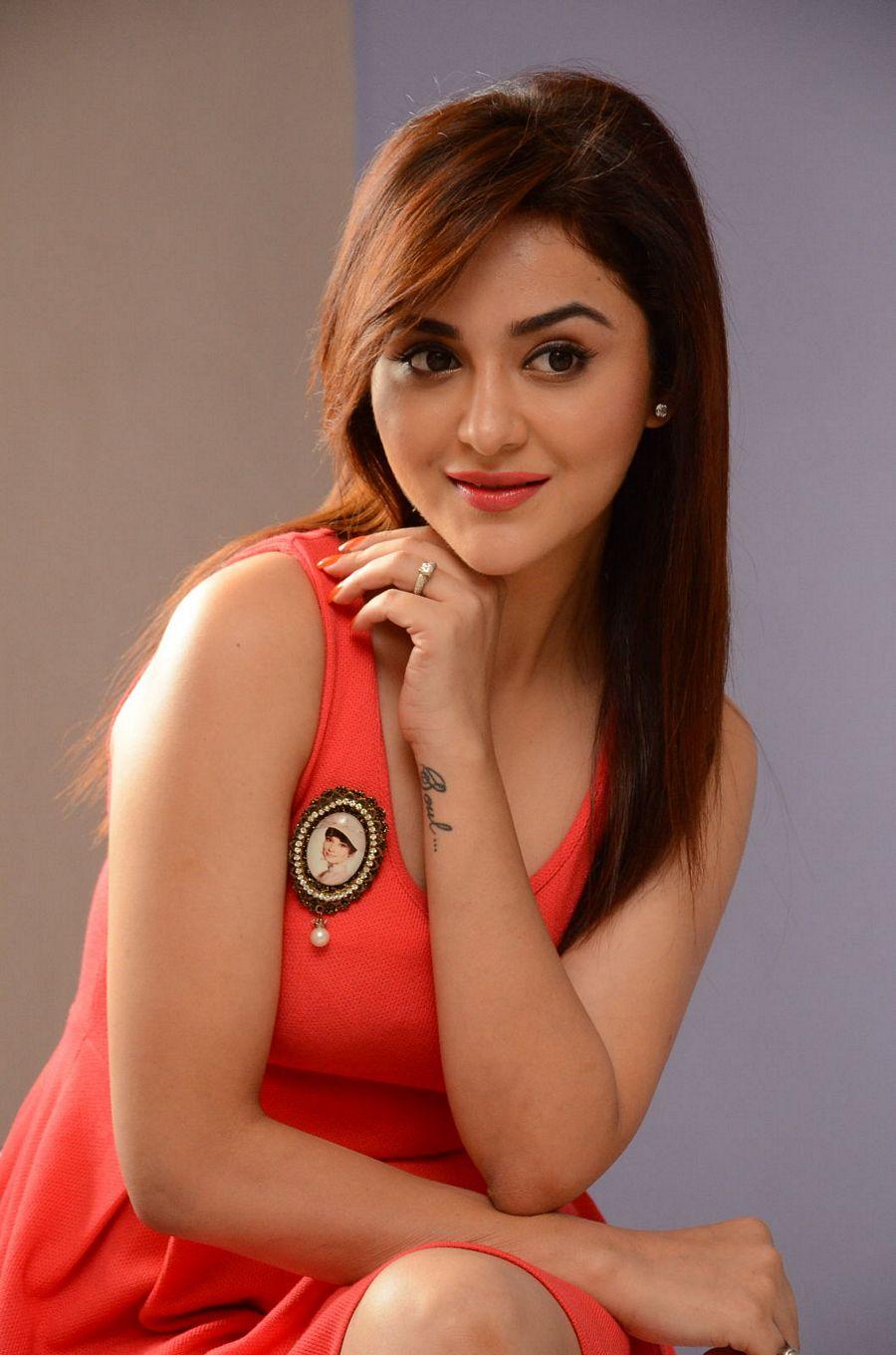 Actress Ragini Nandwani Latest Stills