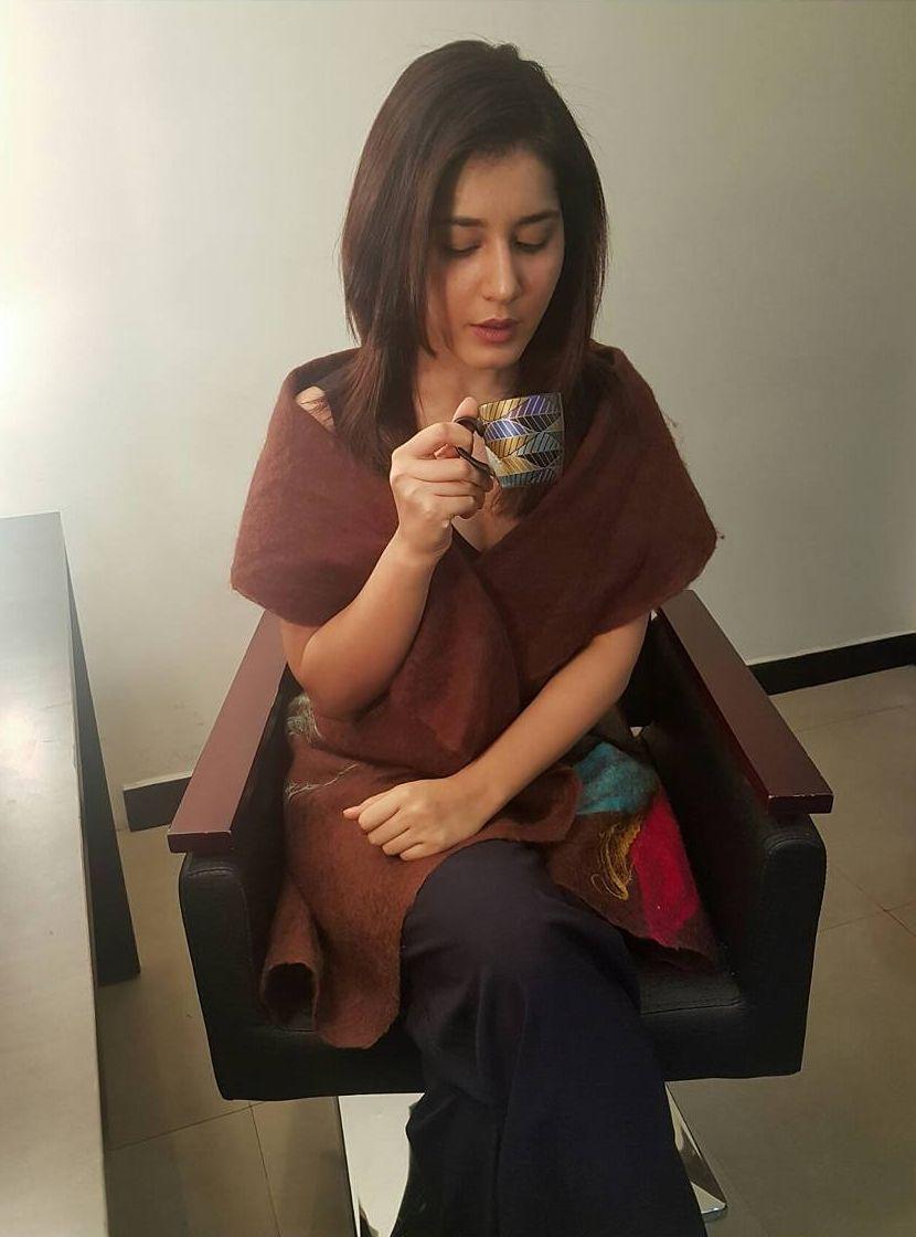 Actress Rashi Khanna Latest Unseen Photo Stills