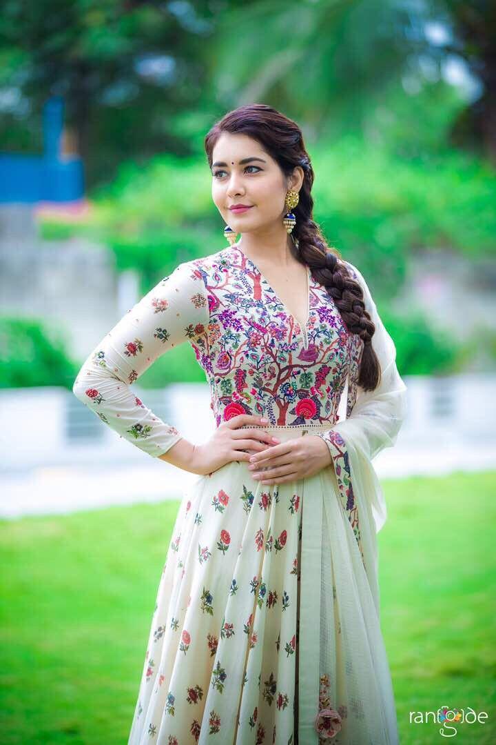 Actress Rashi Khanna Latest Unseen Photo Stills