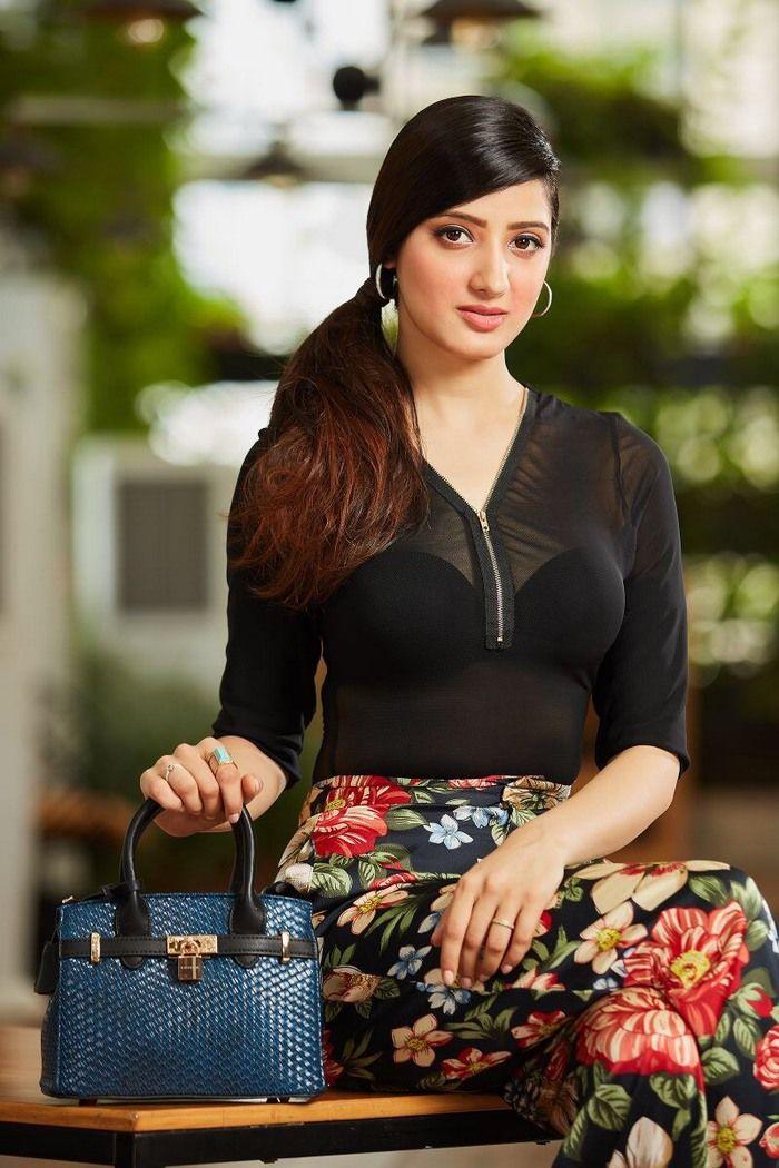 Actress Richa Panai Latest 2017 Photo Stills