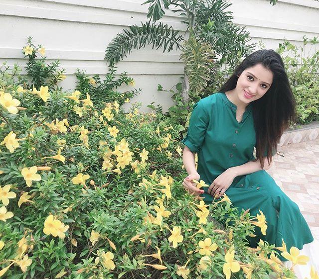 Actress Richa Panai Latest Unseen Hot Photo Stills