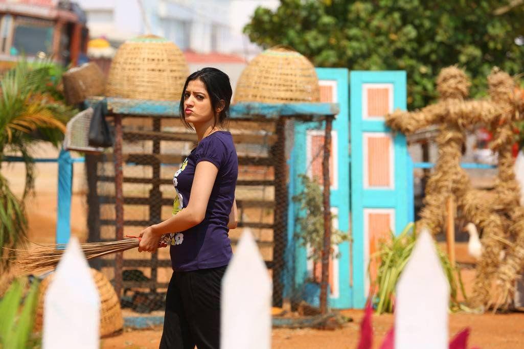 Actress Richa Panai Unseen Hot & Spicy Photo Stills