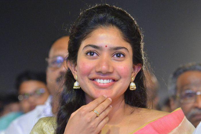 Actress Sai Pallavi Latest 2017 Photo Stills