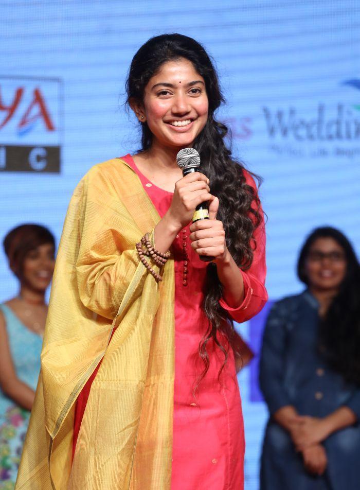 Actress Sai Pallavi Stills At Fidaa Sambaralu