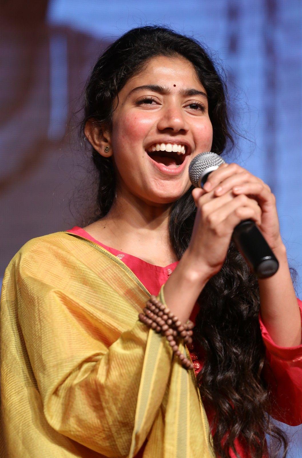 Actress Sai Pallavi Stills At Fidaa Sambaralu