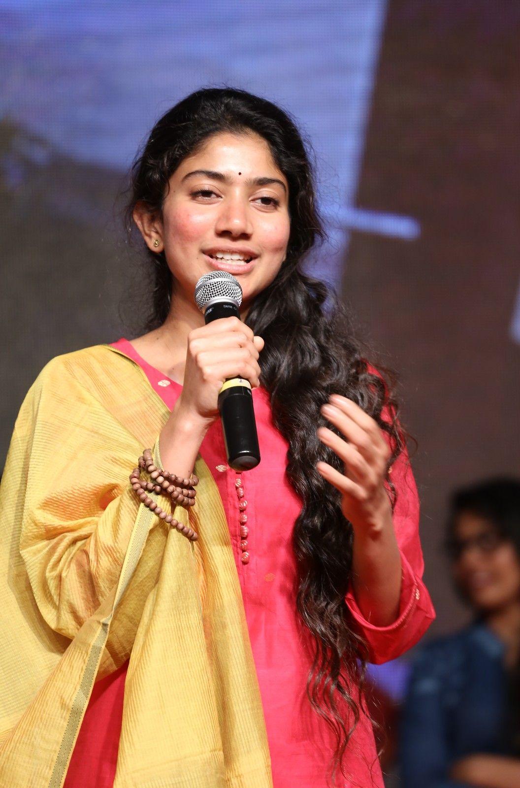 Actress Sai Pallavi Stills At Fidaa Sambaralu