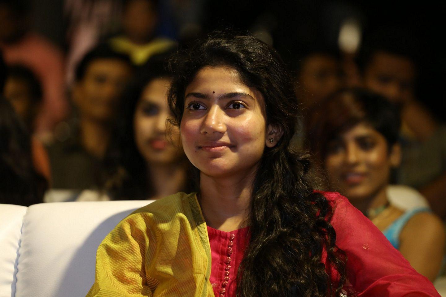 Actress Sai Pallavi Stills At Fidaa Sambaralu