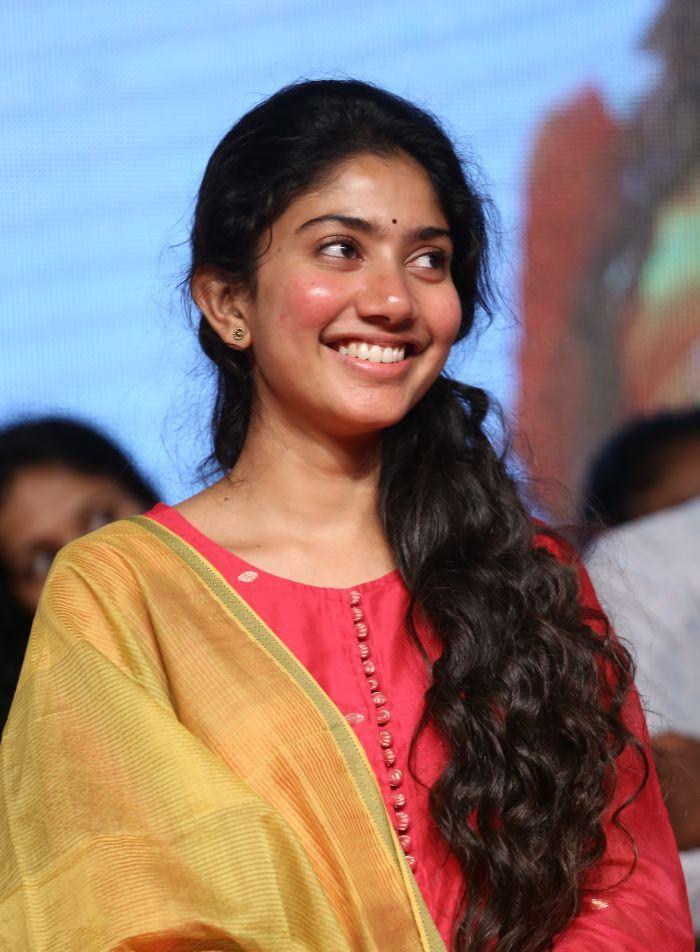 Actress Sai Pallavi Stills At Fidaa Sambaralu