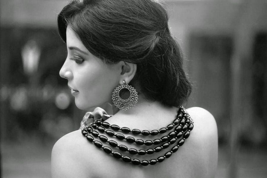Actress Sakshi Agarwal PhotoShoot Exclusive Stills!