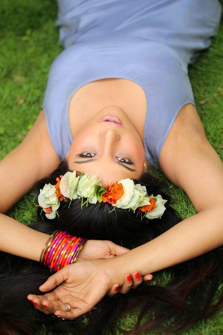 Actress Sakshi Agarwal PhotoShoot Exclusive Stills!