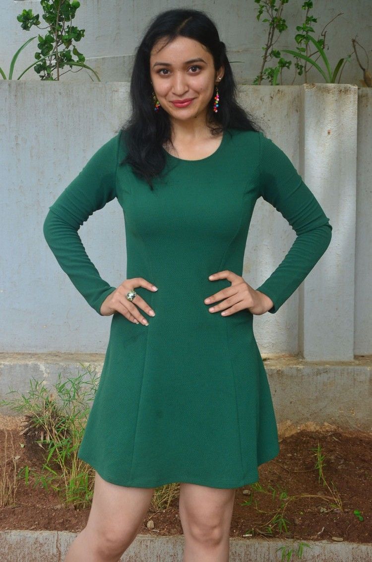 Actress Sakshi Kakkar New Stills