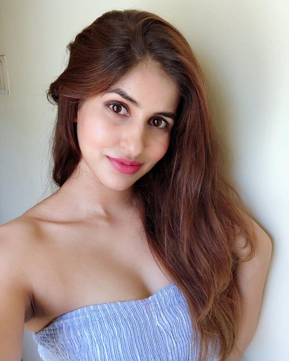 Actress Sakshi Malik Latest Unseen hot Photo Stills