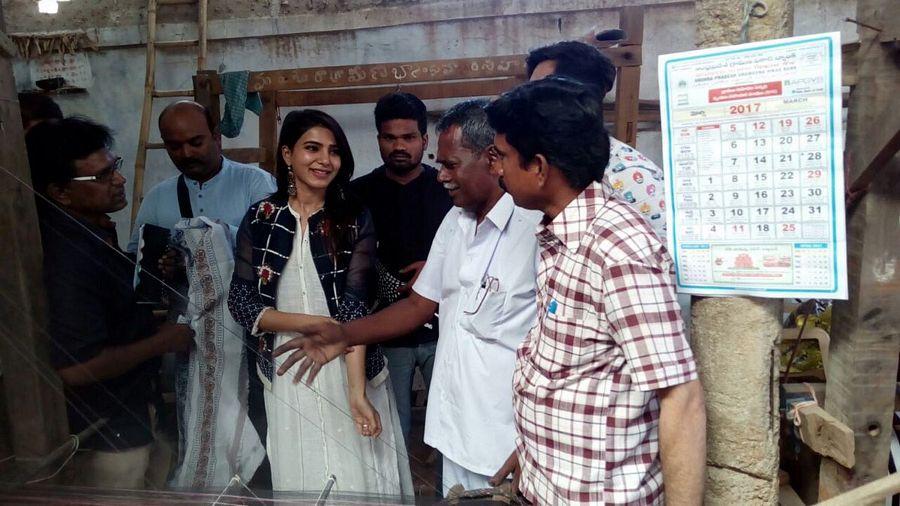 Actress Samantha interacts with the weavers in Dubbaka Photos