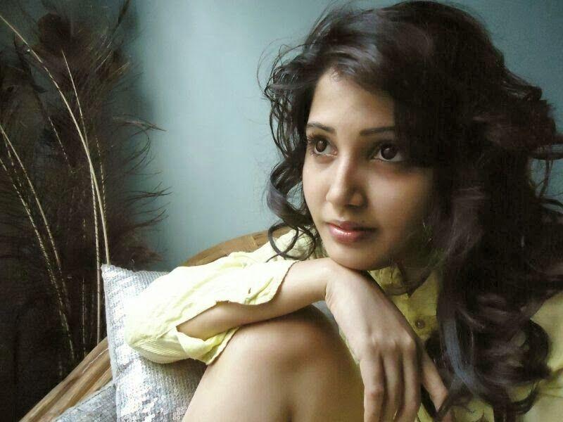 Actress Sandra Amy Unseen Photos