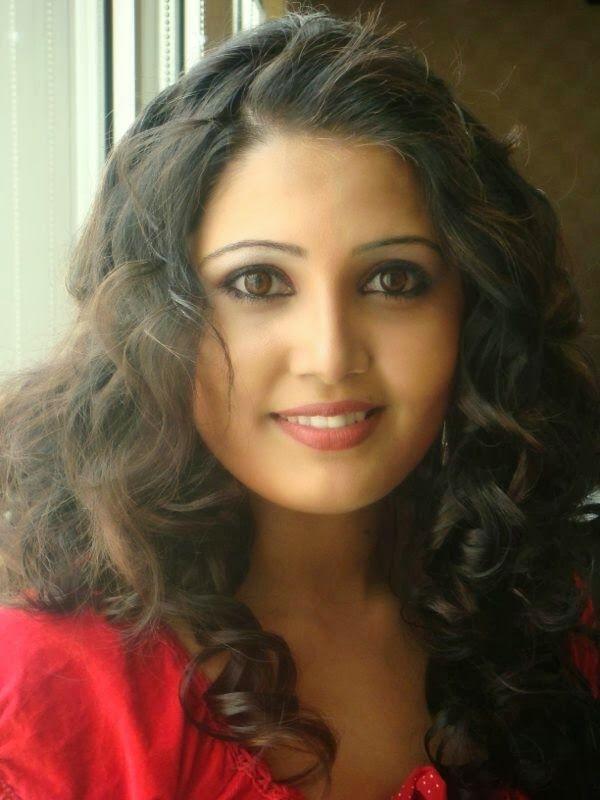 Actress Sandra Amy Unseen Photos