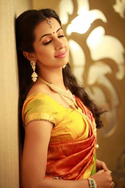 Actress Sanjjanaa in saree Latest Photoshoot