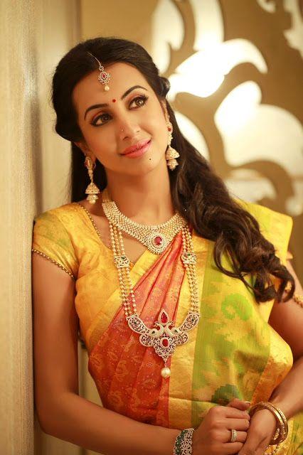 Actress Sanjjanaa in saree Latest Photoshoot