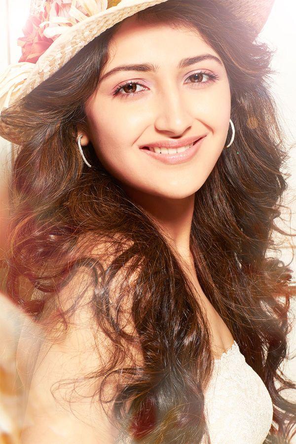 Actress Sayesha Saigal Latest Photos