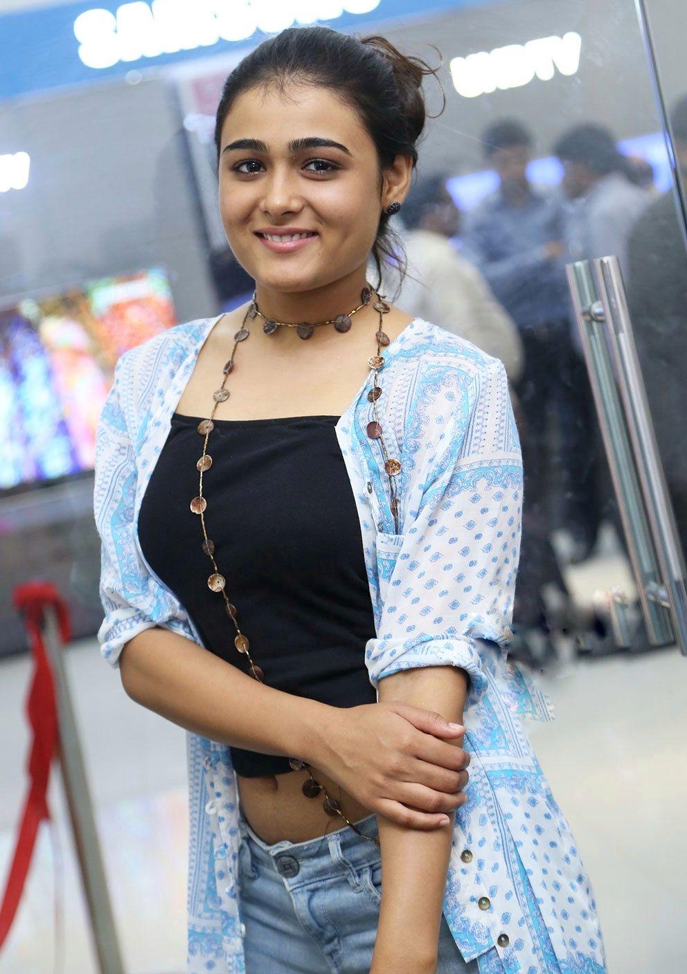 Actress Shalini Pandey Latest 2017 Photo Stills