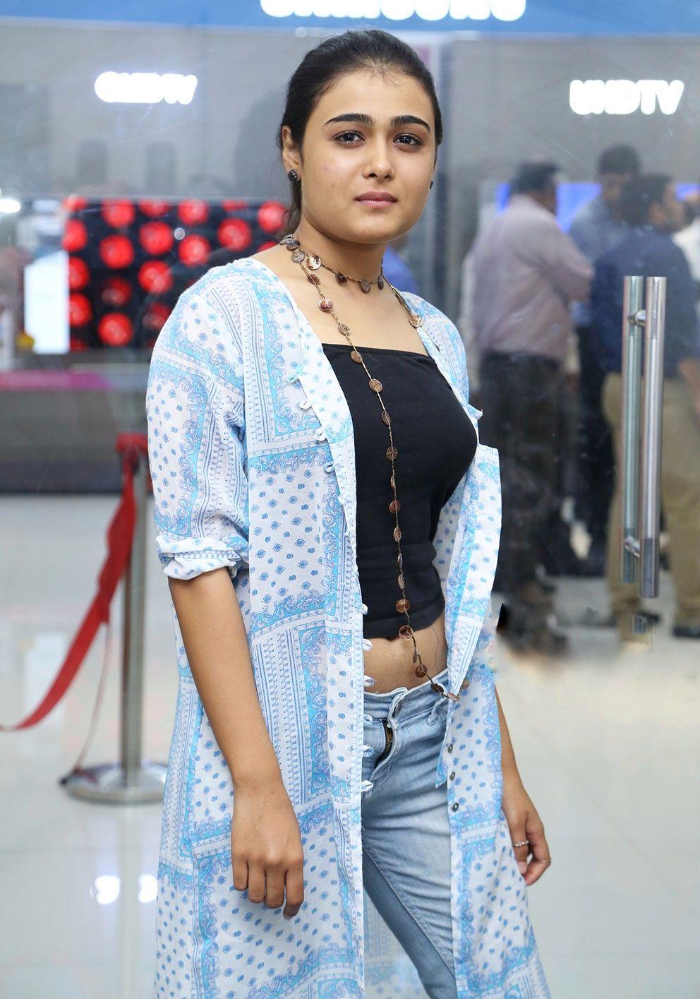 Actress Shalini Pandey Latest 2017 Photo Stills