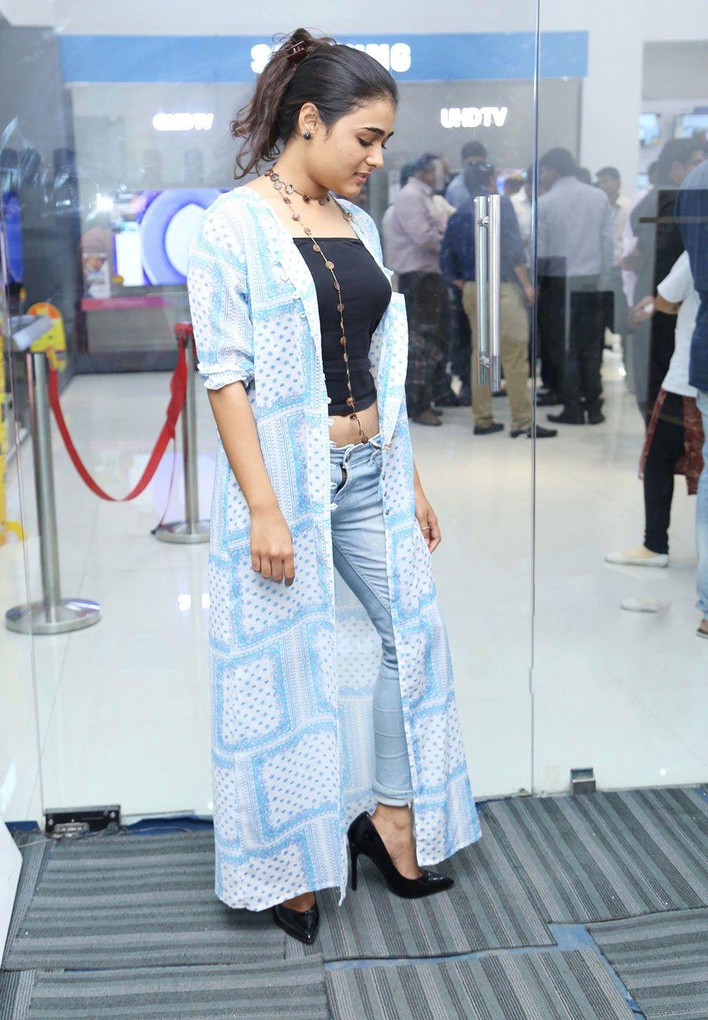 Actress Shalini Pandey Latest 2017 Photo Stills