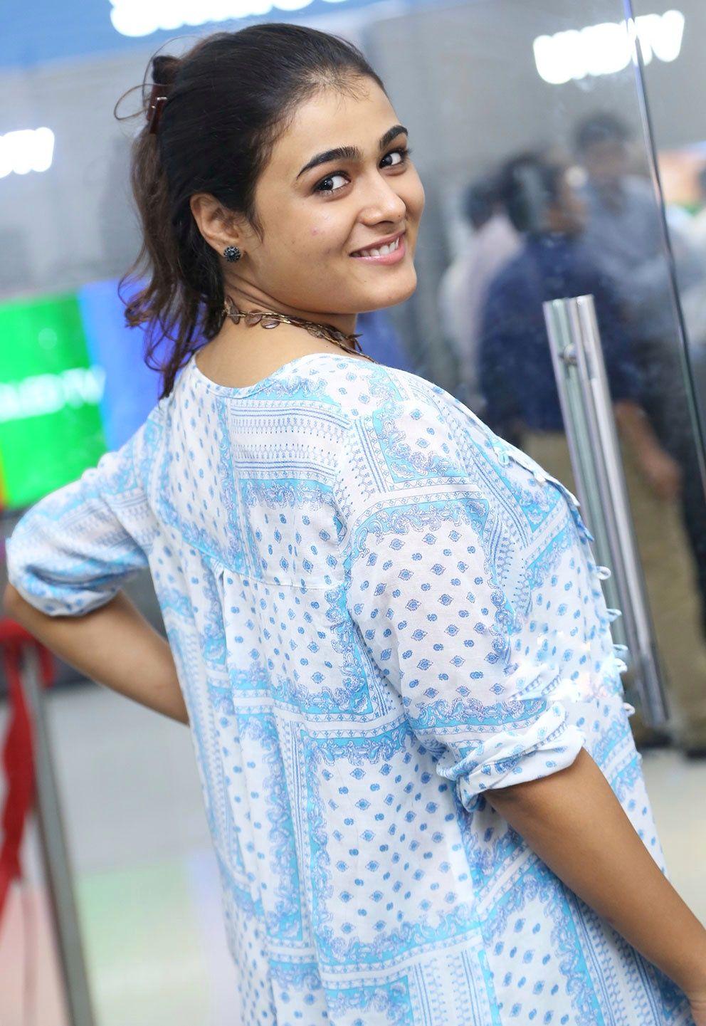 Actress Shalini Pandey Latest 2017 Photo Stills