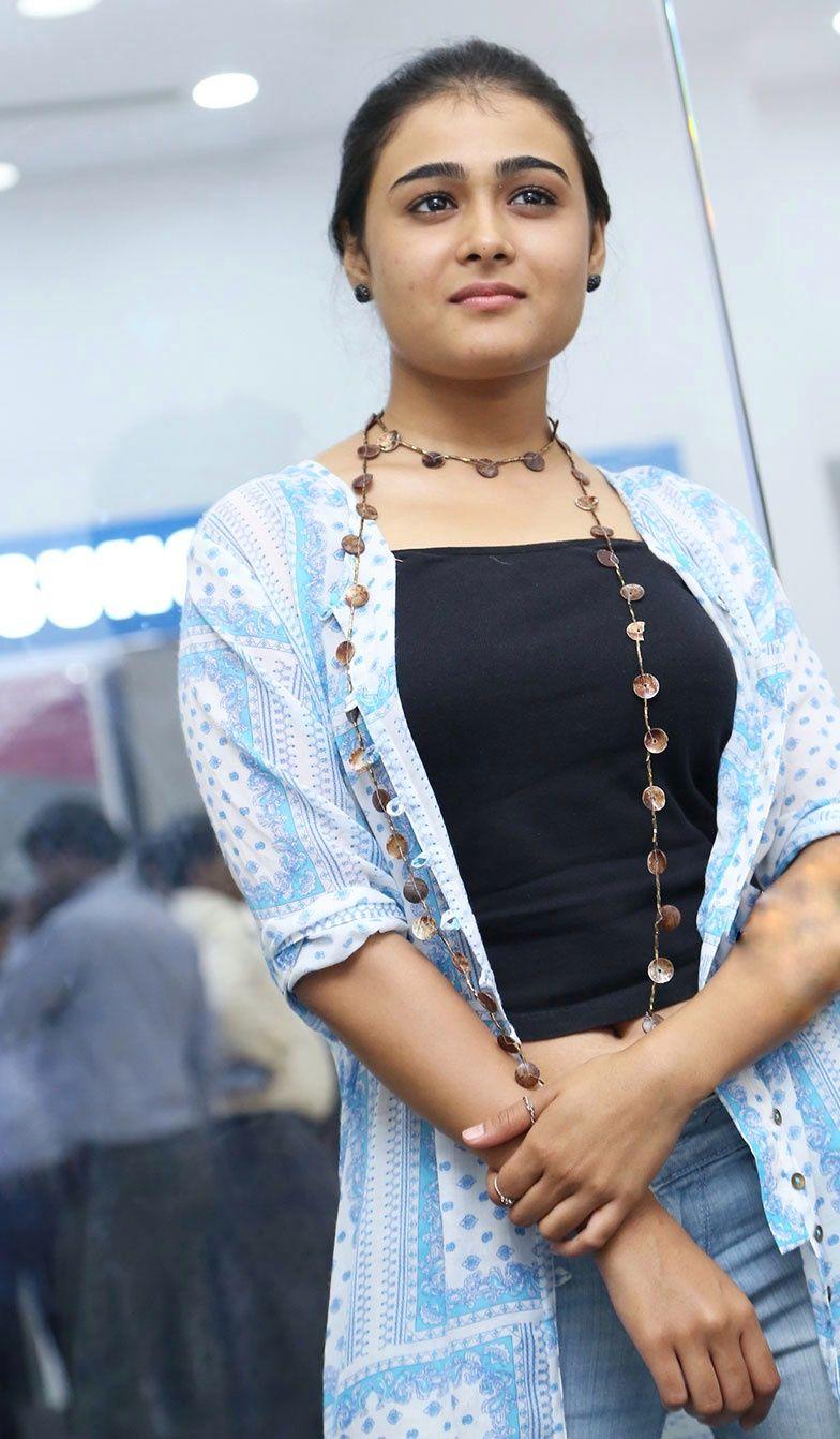Actress Shalini Pandey Latest 2017 Photo Stills