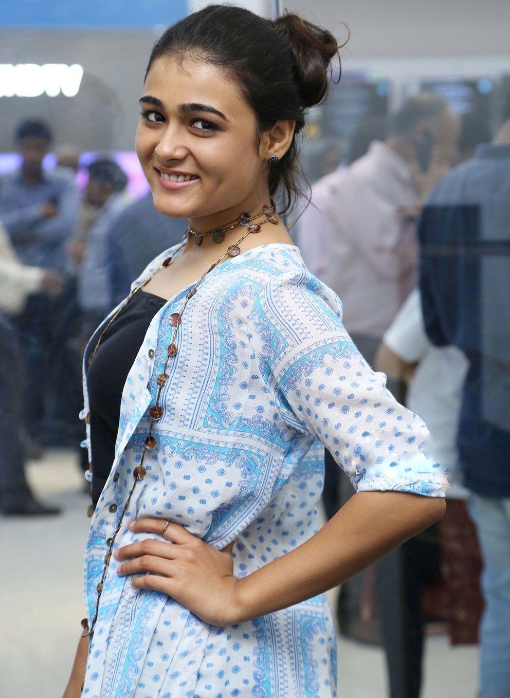 Actress Shalini Pandey Latest 2017 Photo Stills