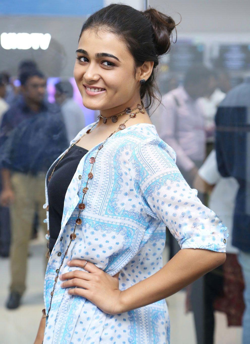 Actress Shalini Pandey Latest 2017 Photo Stills