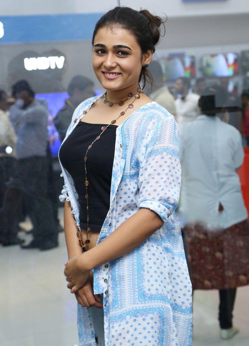 Actress Shalini Pandey Latest 2017 Photo Stills