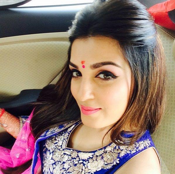 Actress Shiny Doshi Unseen Photos