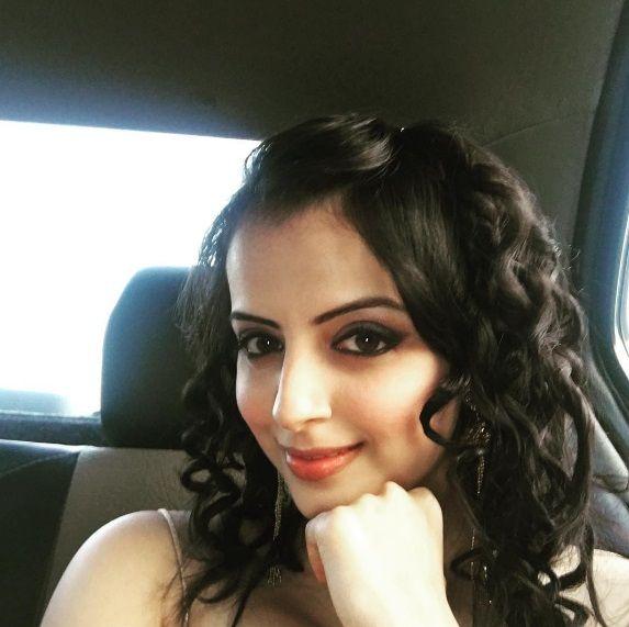 Actress Shrenu Parikh Latest Stills
