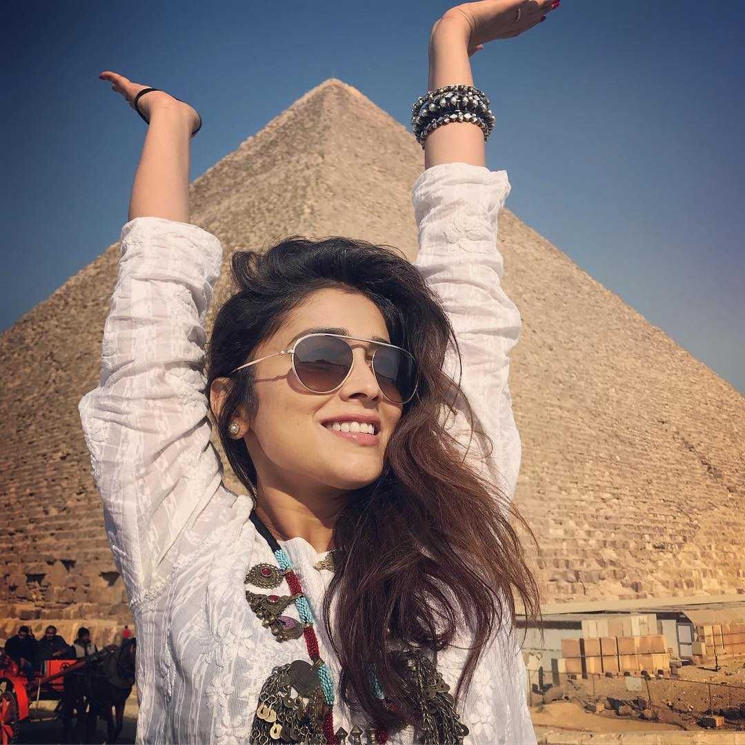 Actress Shriya Saran New Wallpapers