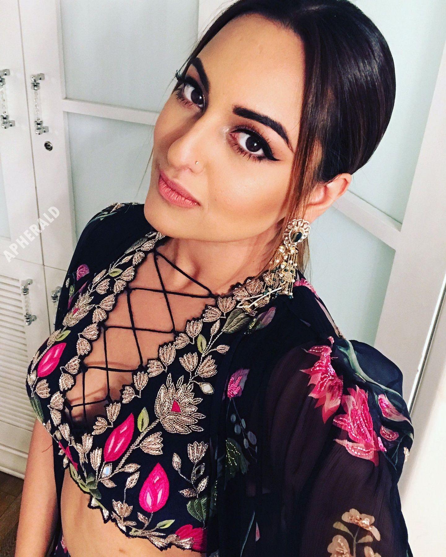 Actress Sonakshi Sinha Latest 2017 Photoshoot Stills