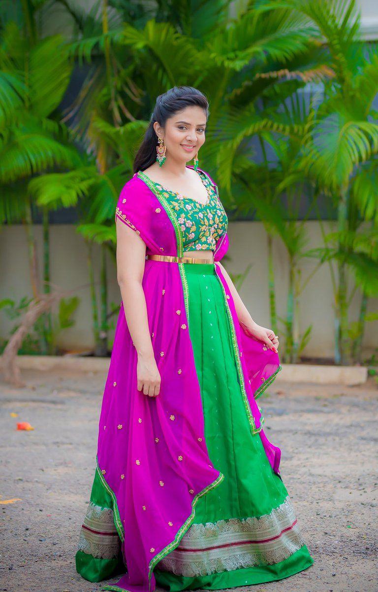 Actress Sree Mukhi Beautiful New Photos