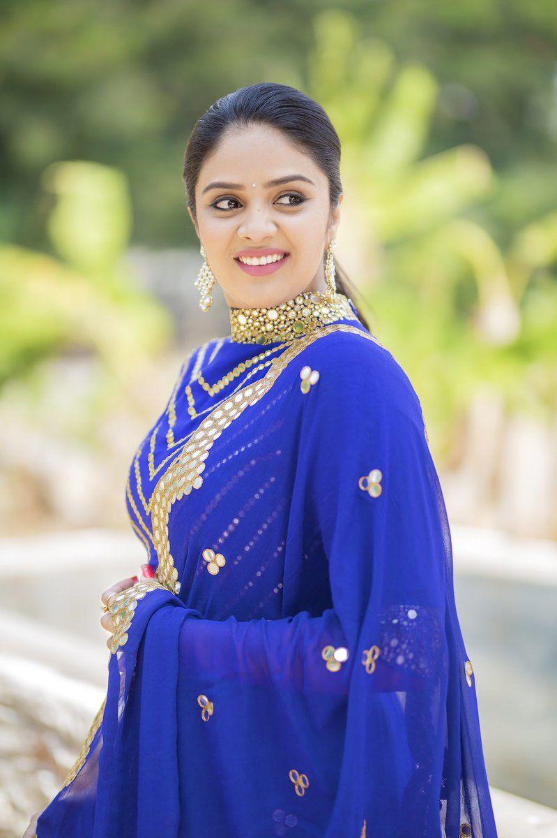 Actress Sree Mukhi Beautiful New Photos