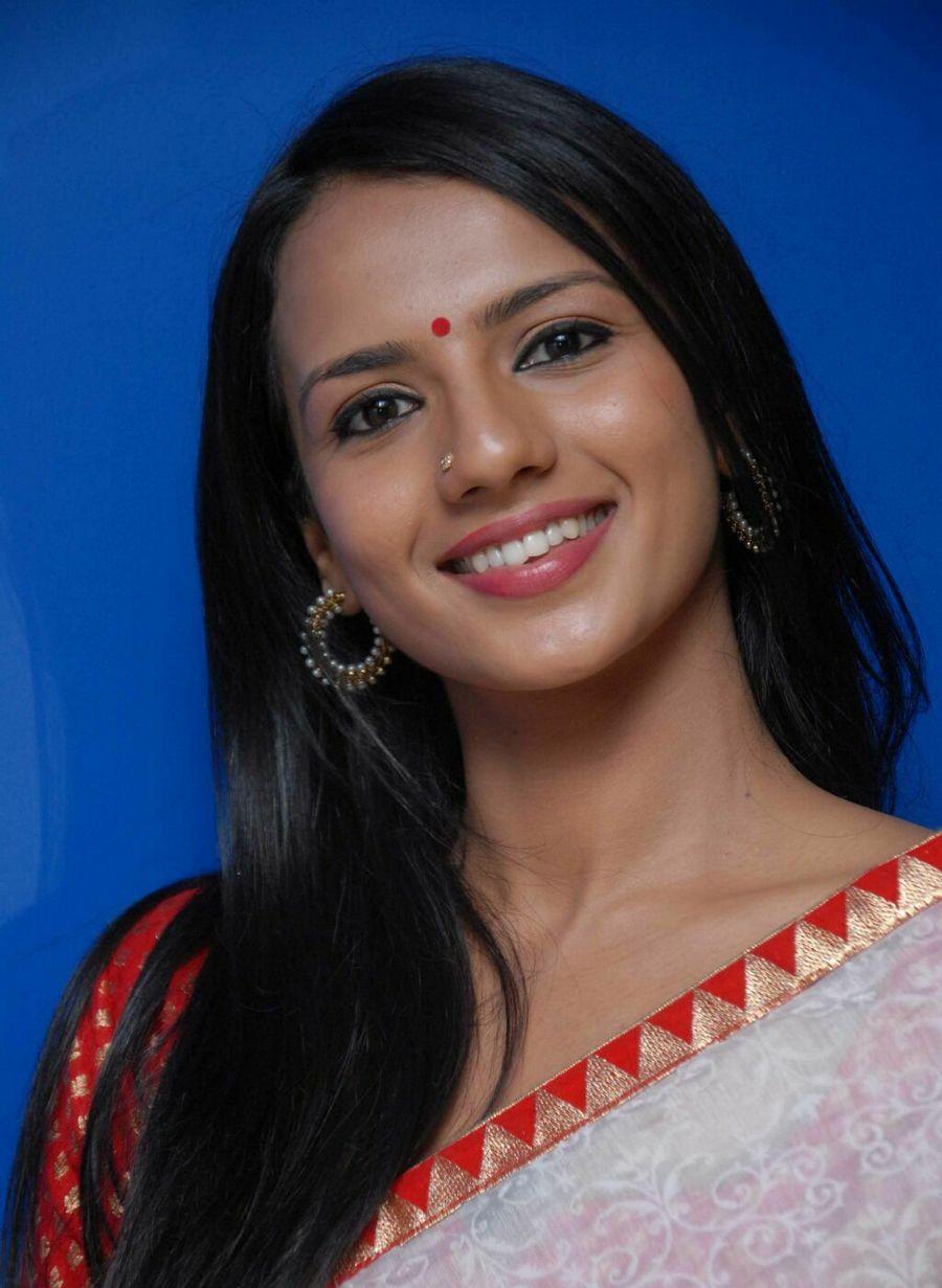 Actress Sruthi Hariharan Latest Stills