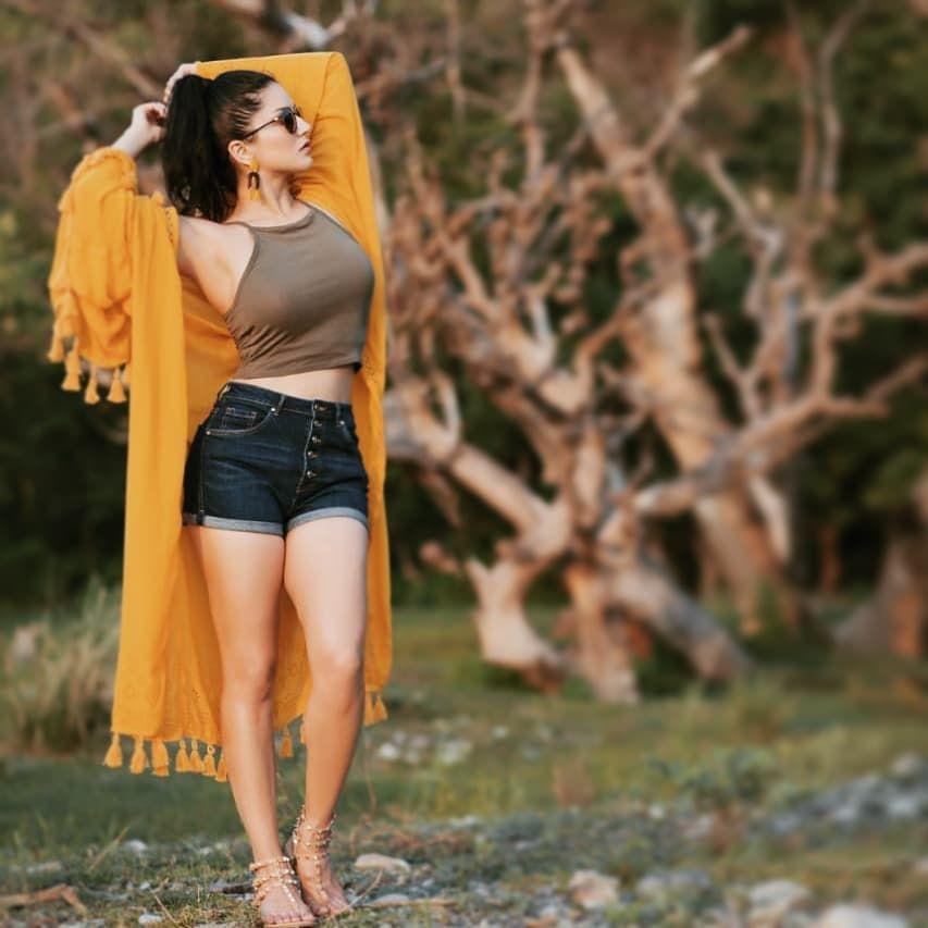Actress Sunny Leone Latest Hot Photoshoot Stills 2018