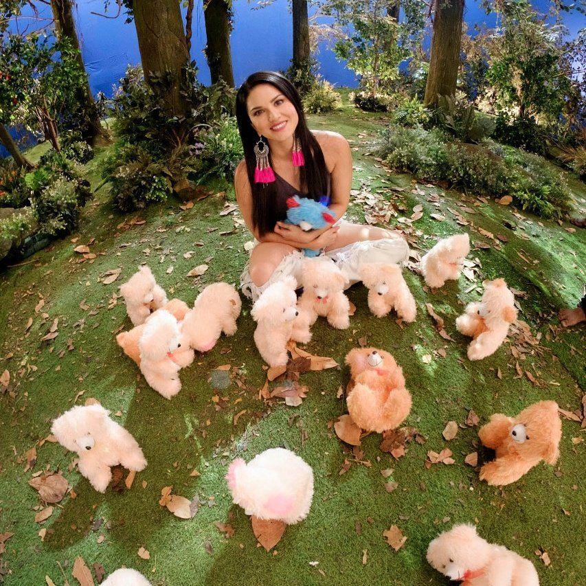 Actress Sunny Leone New 2018 Photo Stills