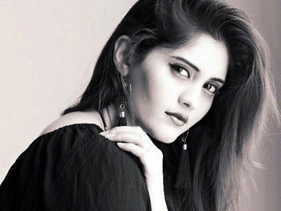 Actress Surabhi Latest Hot & Spicy Unseen Pictures