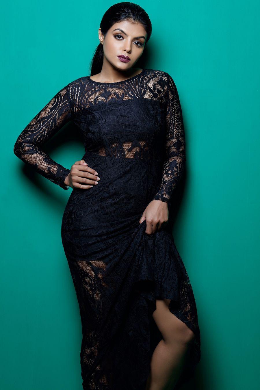 Actress Tejashree New Photo Shoot Images