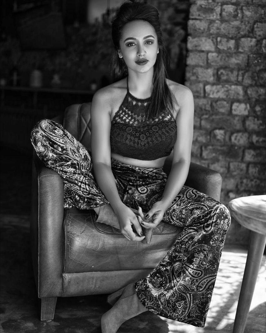 Actress Tejaswi Madivada New Photoshoot Stills