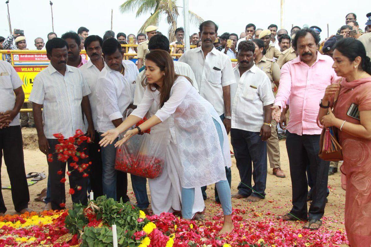 Actress Trisha and her mom Uma Krishnan paid respect to Karunanidhi